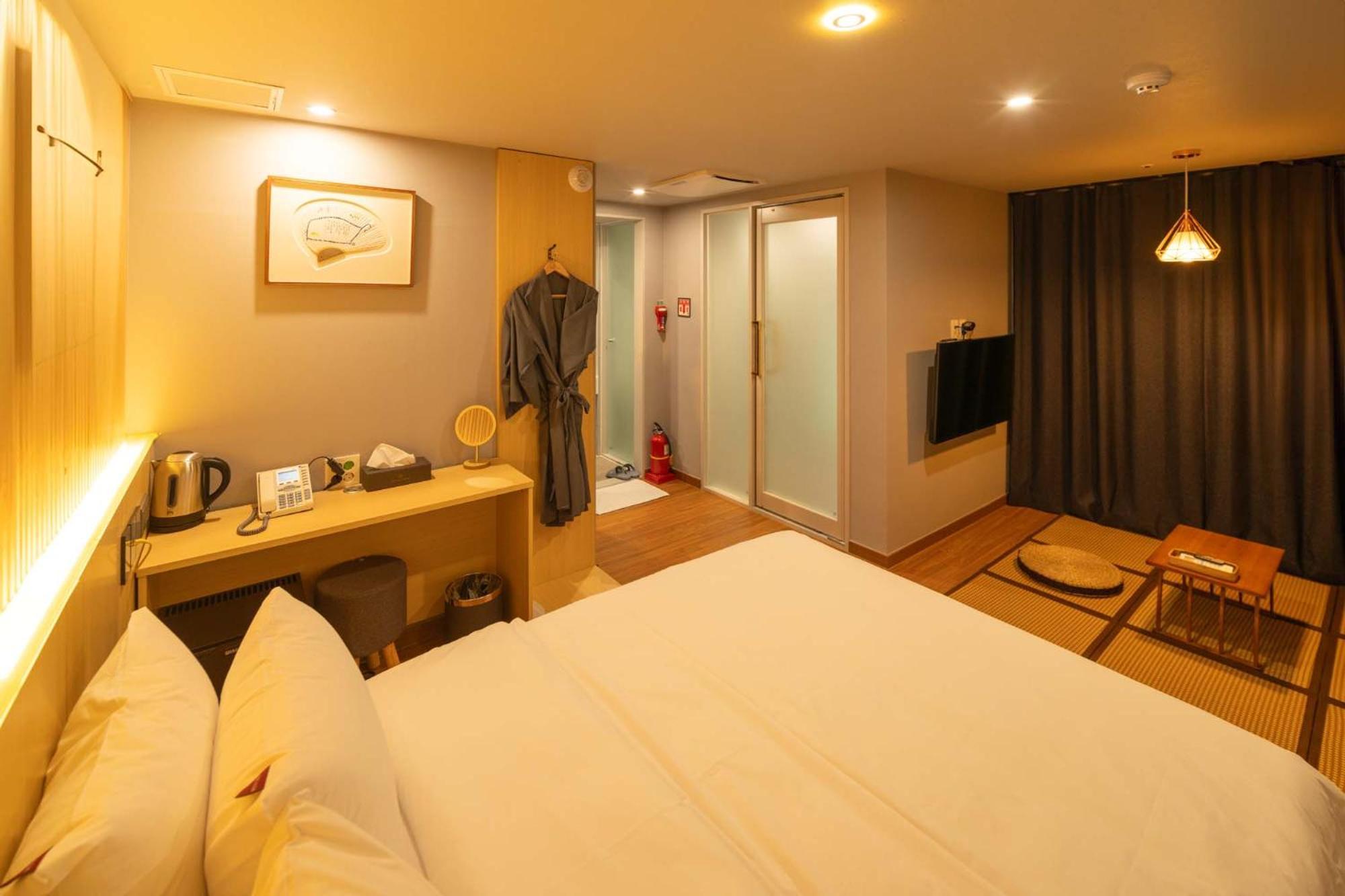Shinchon Maven Seoul