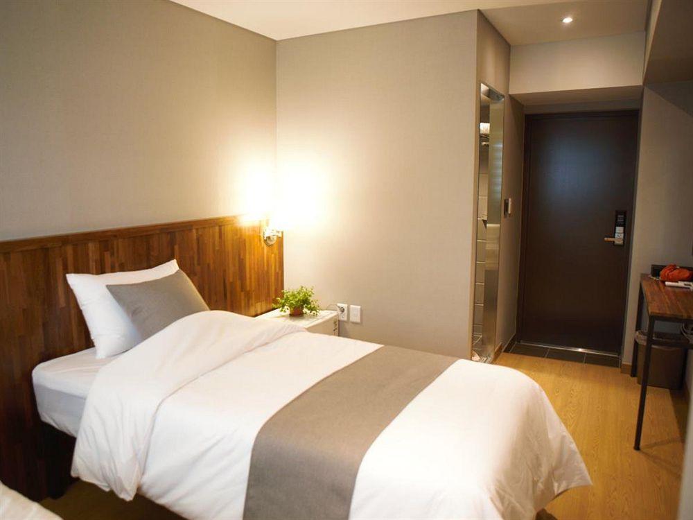 Hotel Cleo Hongdae Seoul