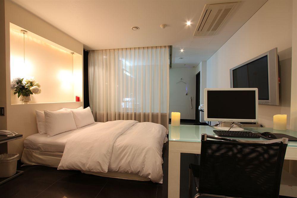 Hotel 648 2*