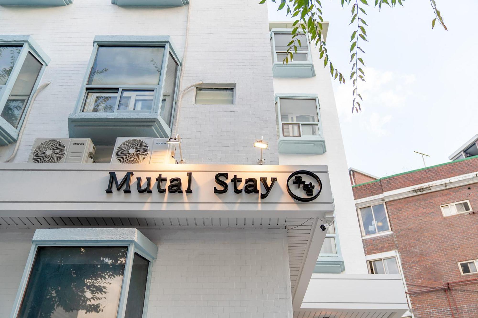 Mutal motel