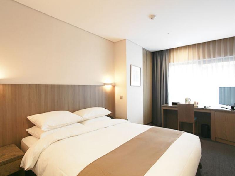 Amid Hotel 4*