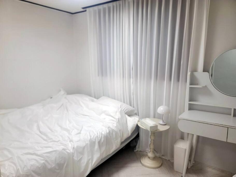 Apartment Boro House Hapjeong 2rm Seoul