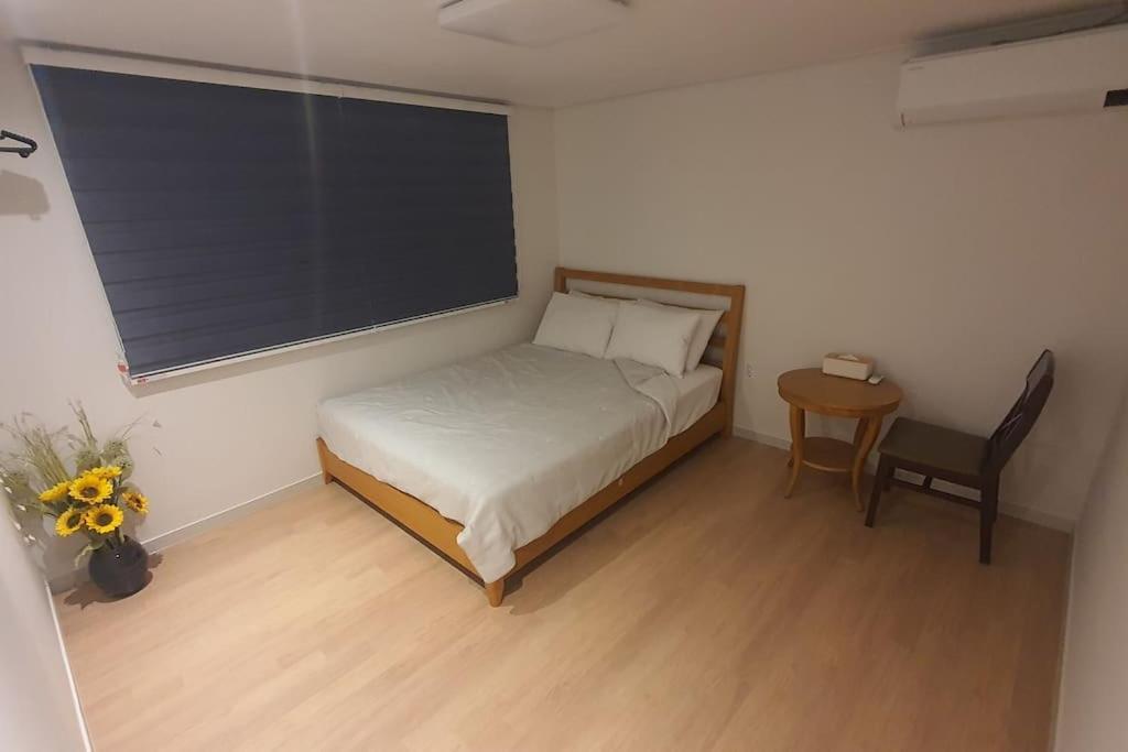 Hyuns 102 - Station 5 Min By Walk Apartment Seoul