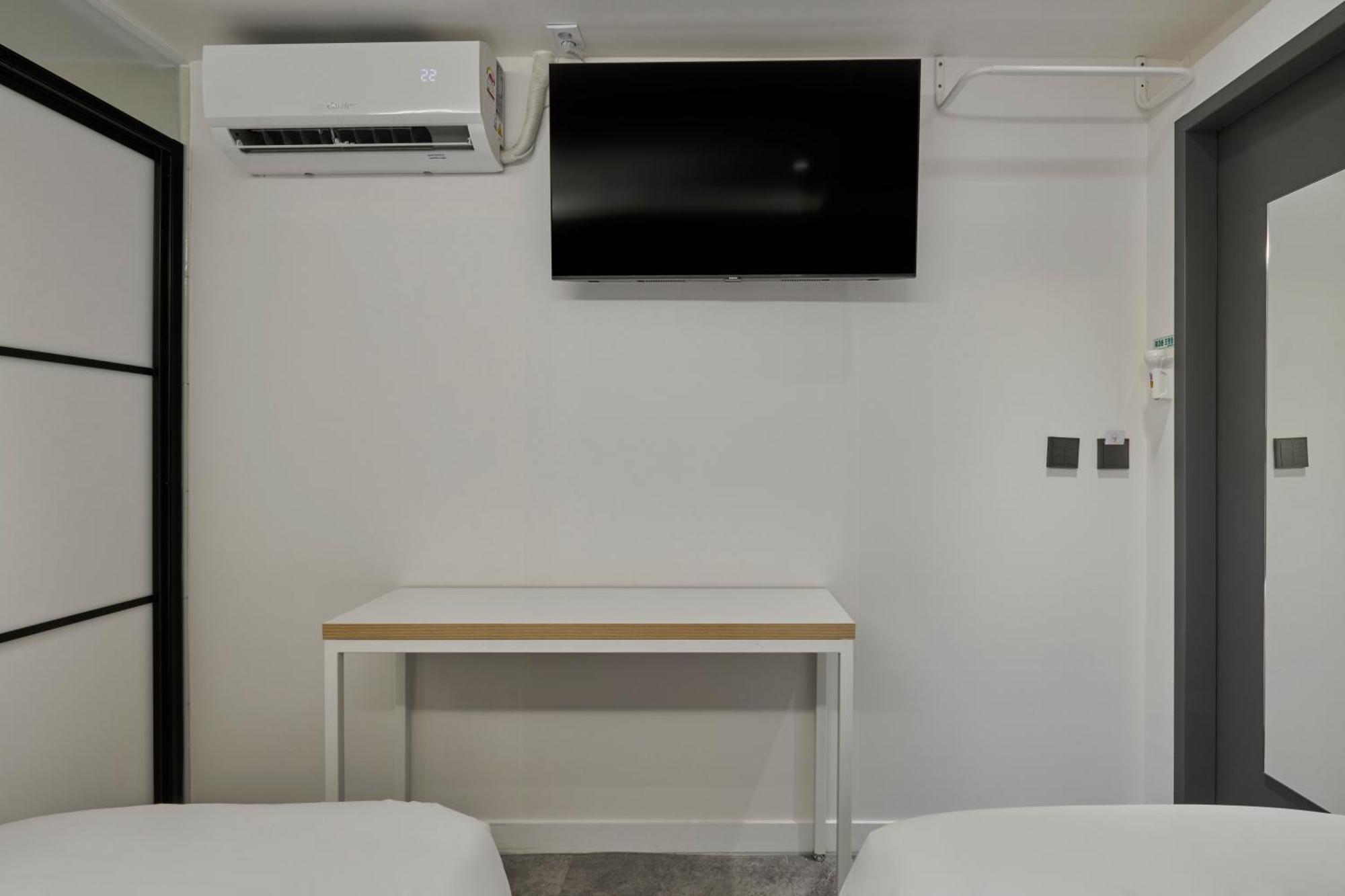 Eight Rest Myeongdong Hostel