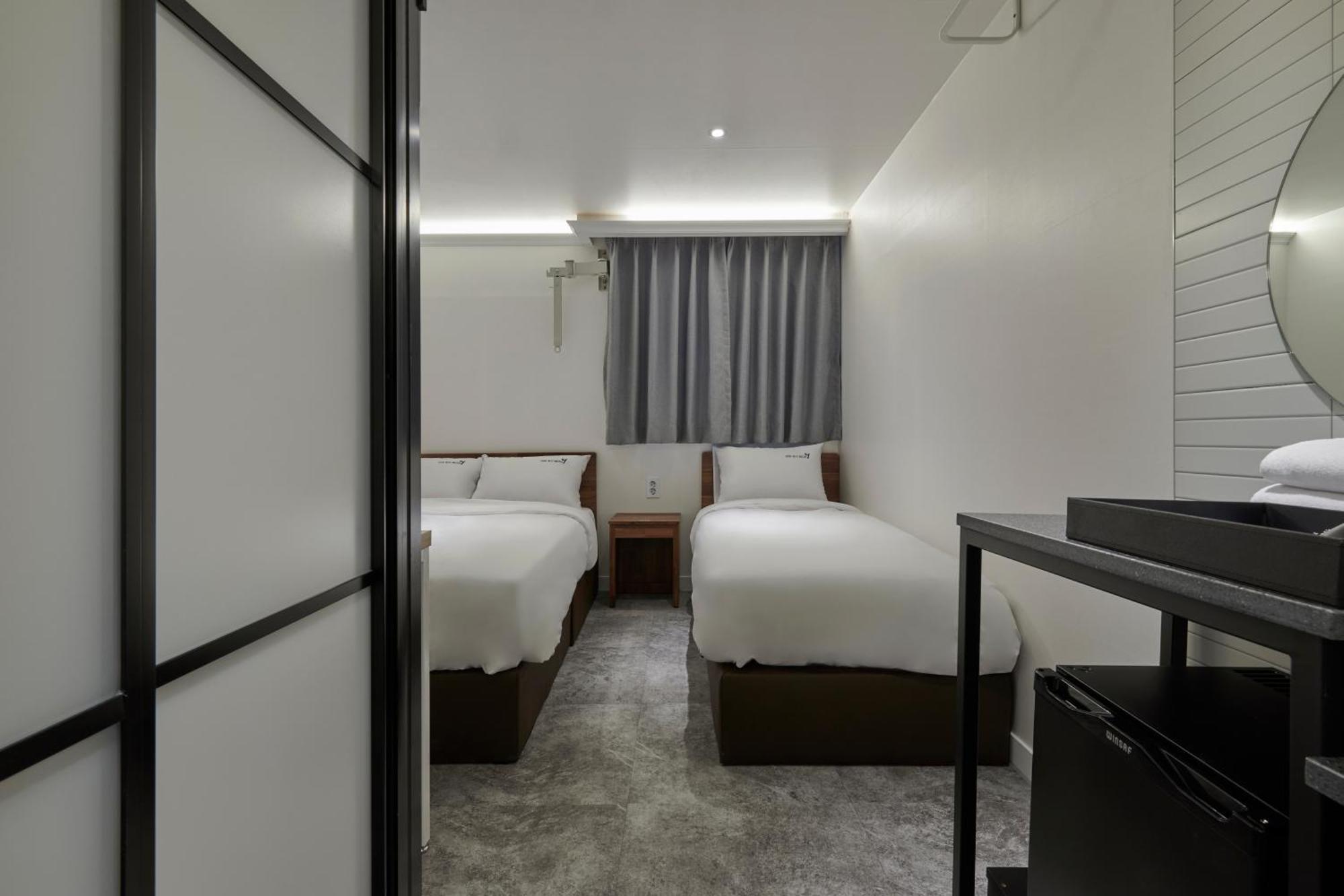 Hostel Eight Rest Myeongdong *