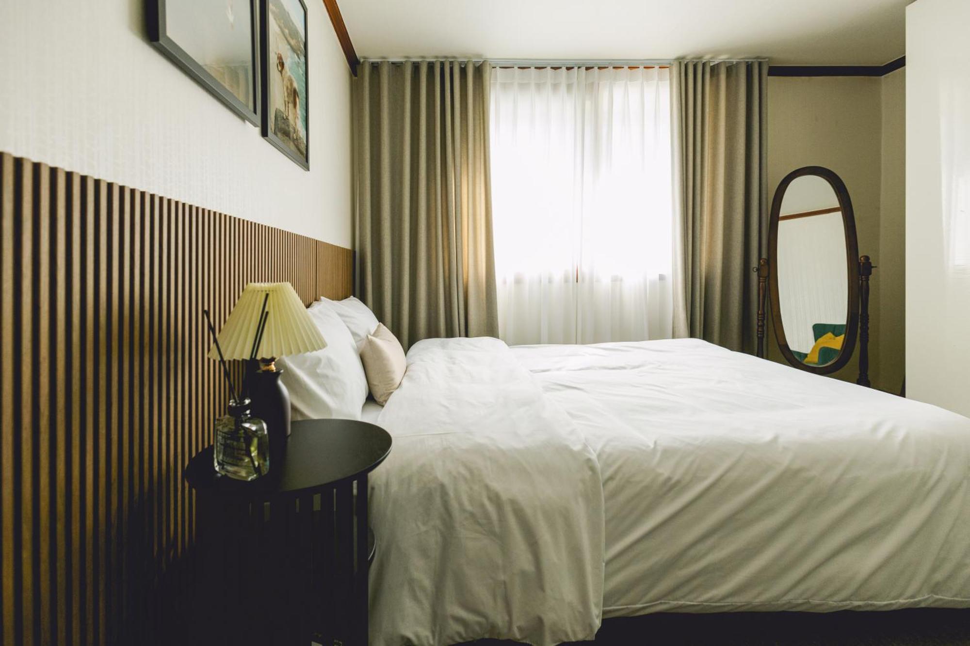 Cozy Eeno House, Seokchon Station 3min *