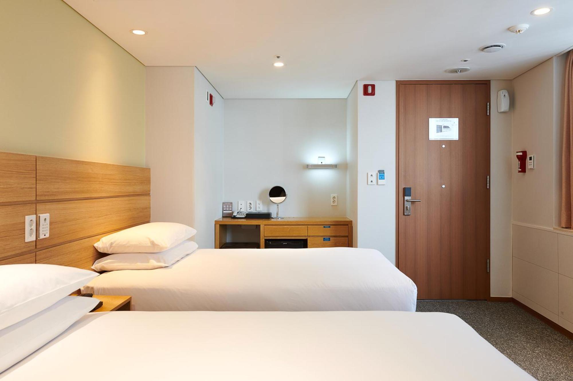 Nine Tree By Parnas Myeongdong 1 Hotel