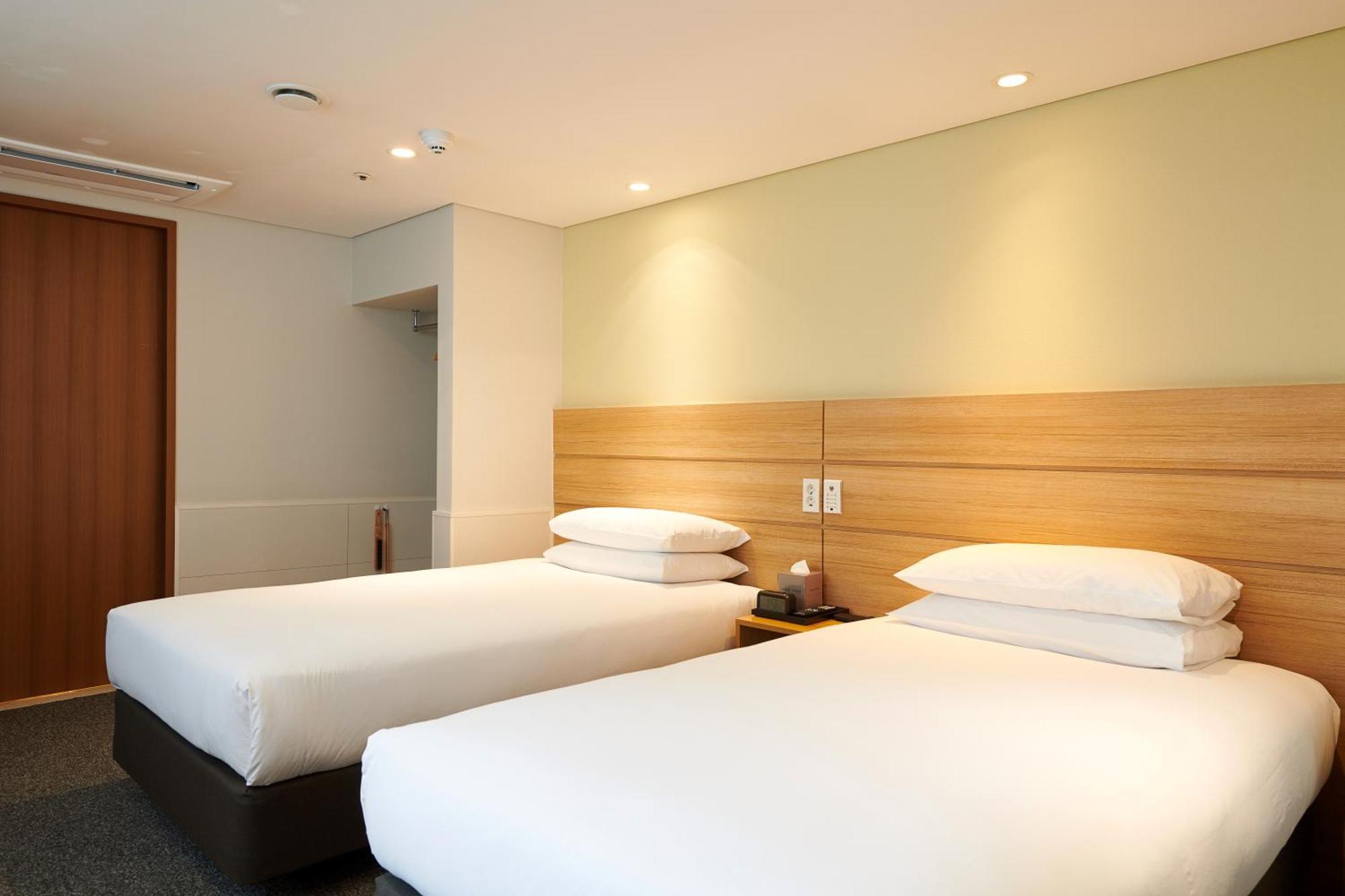 Nine Tree By Parnas Myeongdong 1 3* Seoul