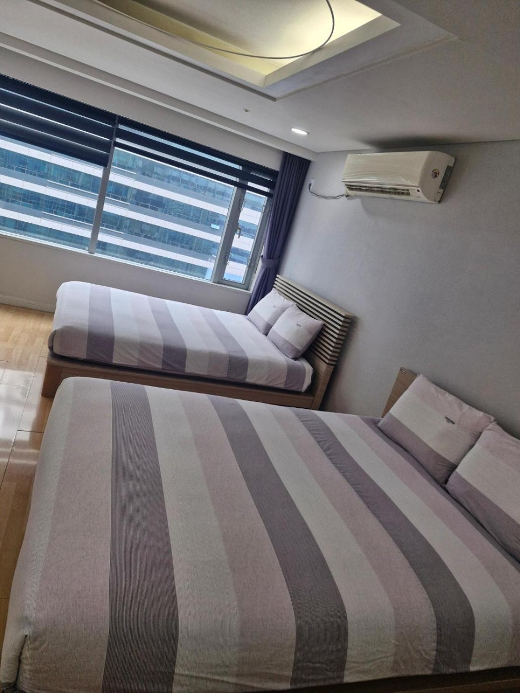 Hongdae 3 - 1min From Hongik Uni Station Exit #1 Apartment *