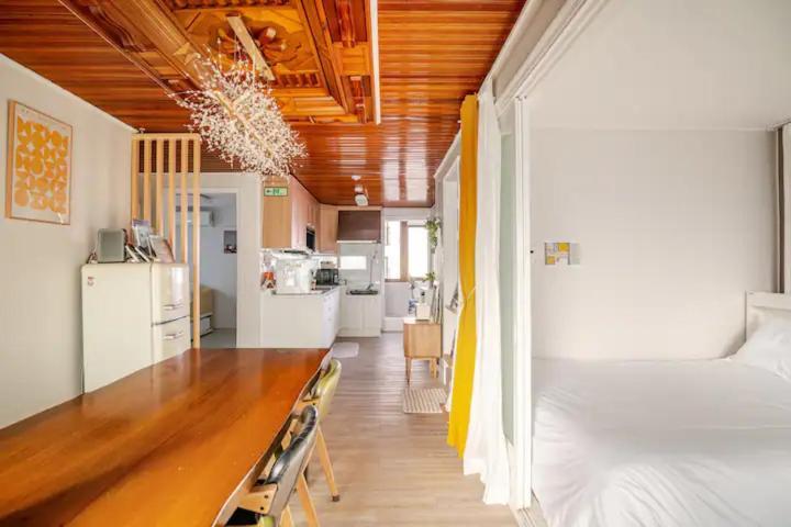Yongsan Cozy Castle With Rooftop Garden For Families *