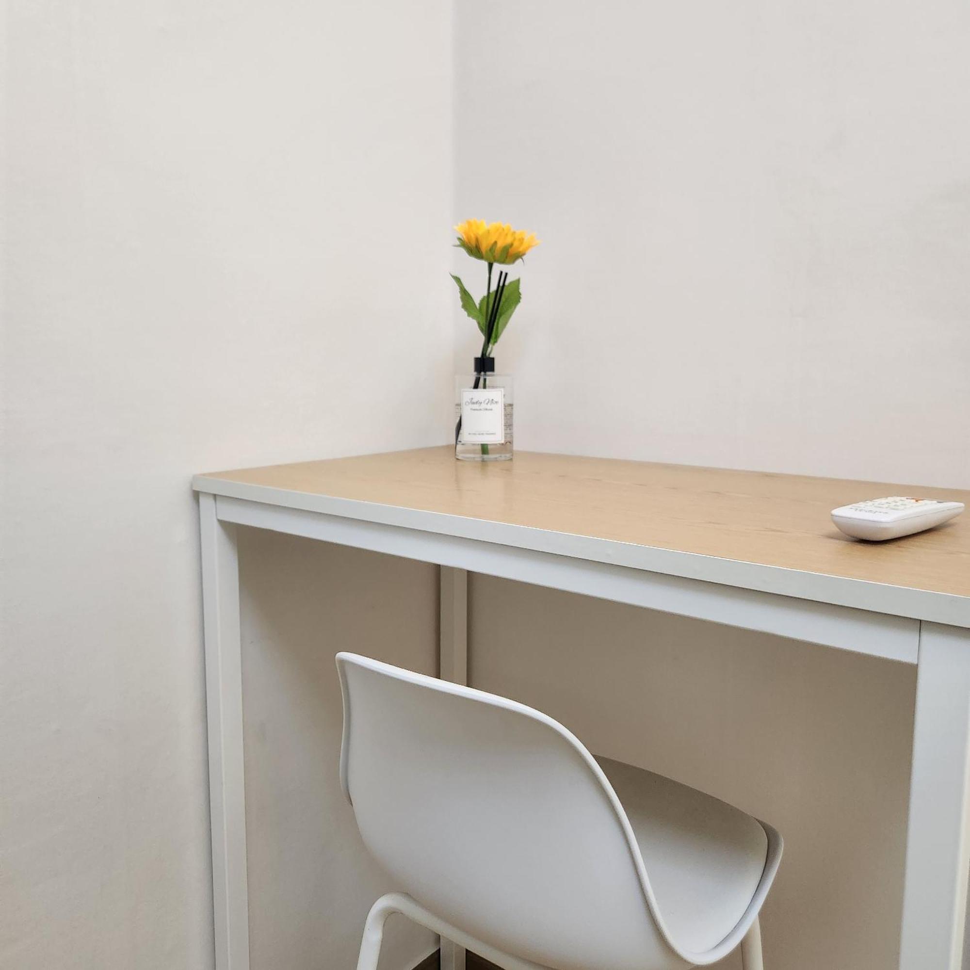 Apartment #hapjeong #hongdae #full Option #one *