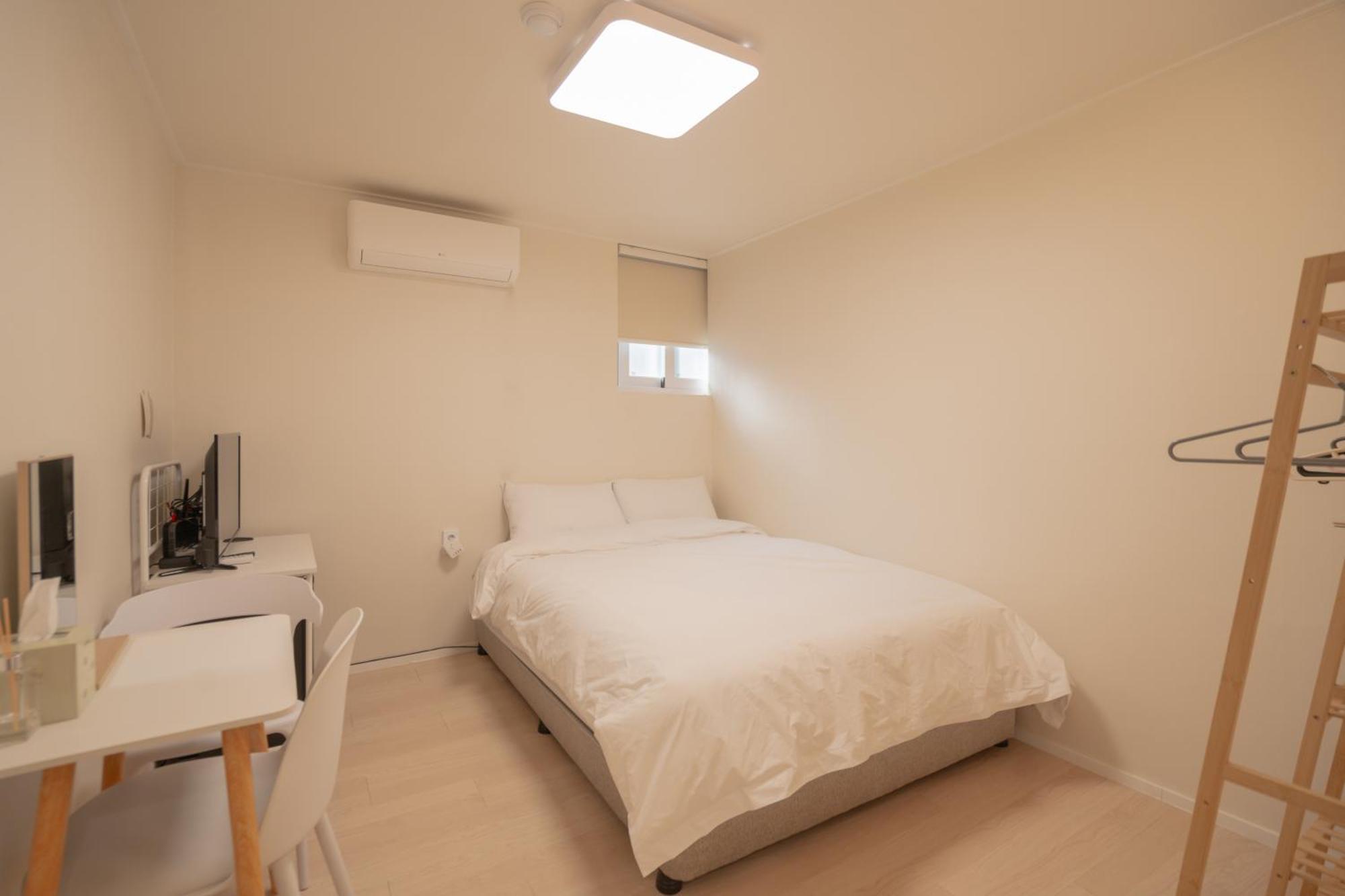42 Gwangjang Hostel