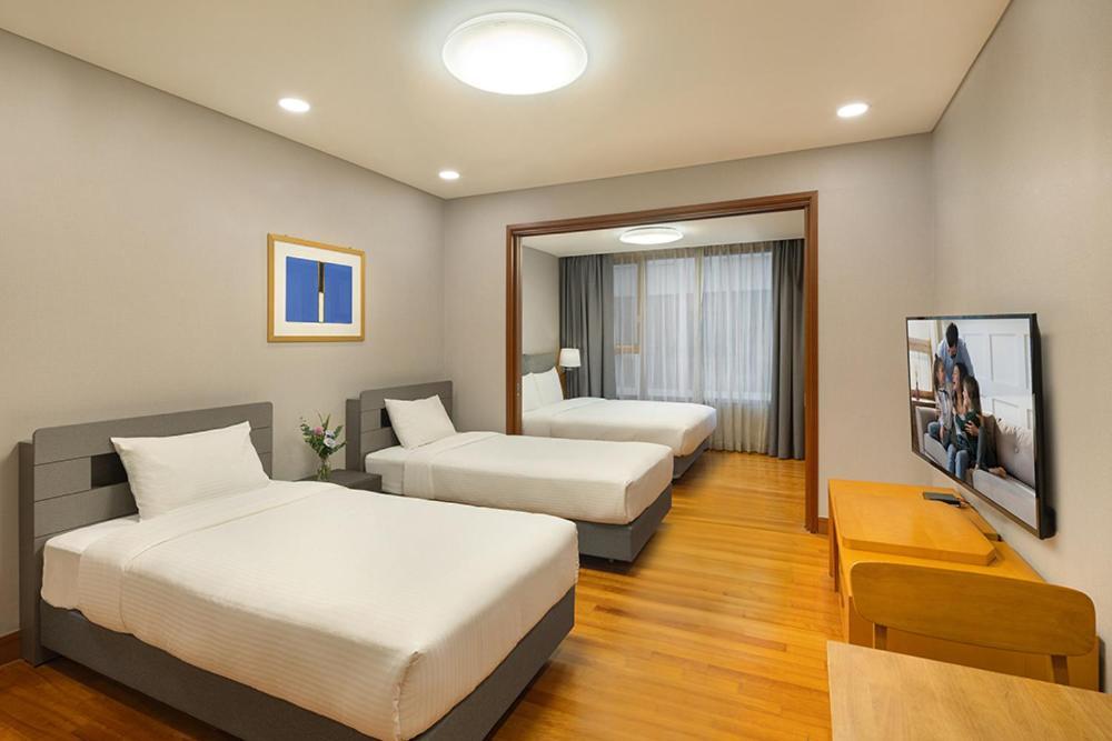 Somerset Palace Apartment