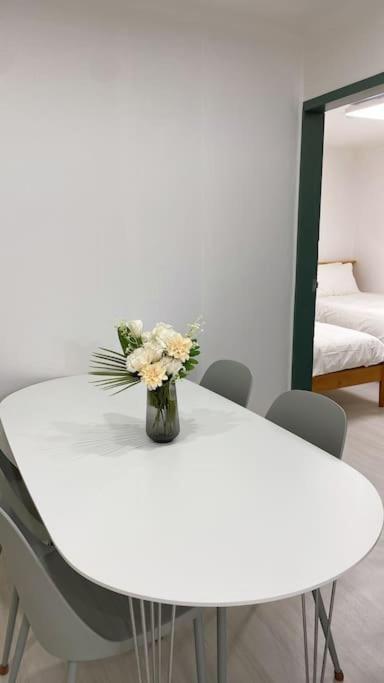 Apartment Station Seoul
