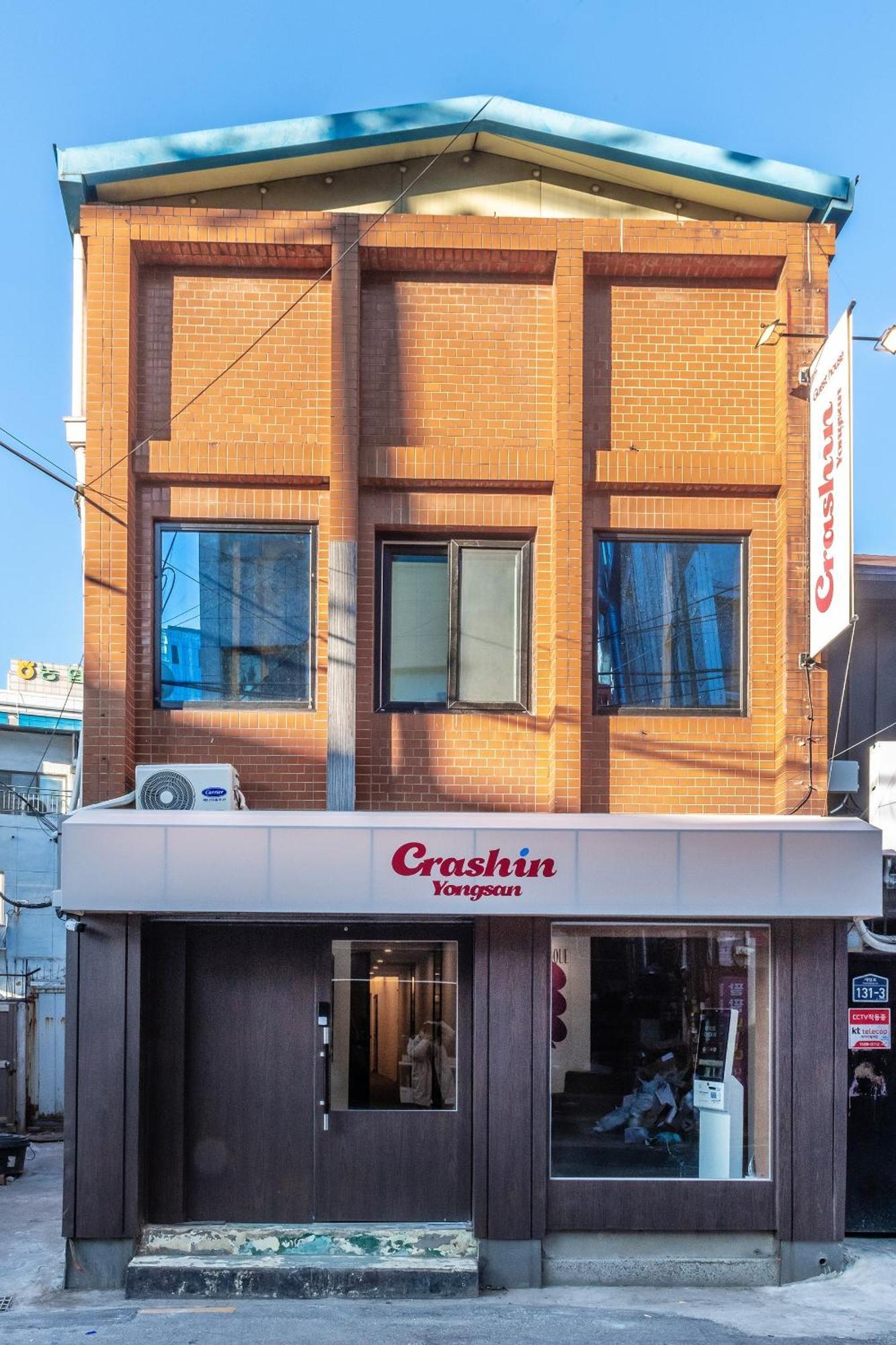 Hotel Crashin Yongsan *