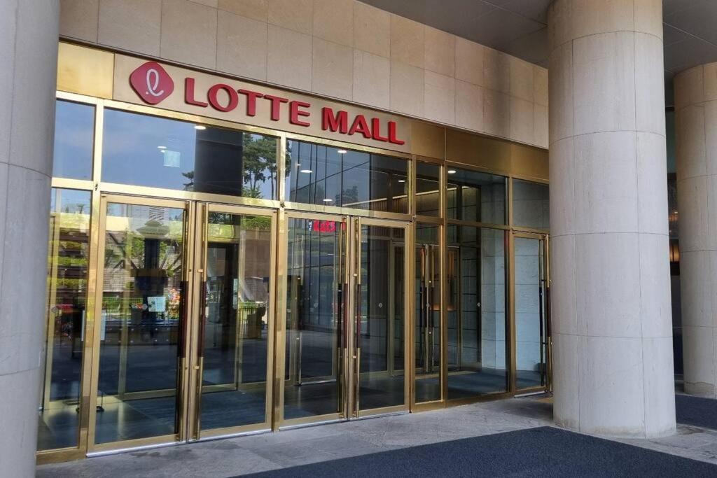 Seoul, 3 Rooms, Gimpo Airport, Free Parking, 1 Pm Check-out, Super Close To The Station, 10 People, Warm Accommodation, 4 Beds, Hongdae, Jongno, Myeongdong Apartamento