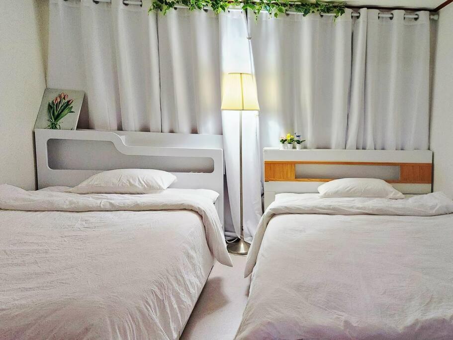 Apartamento Seoul, 3 Rooms, Gimpo Airport, Free Parking, 1 Pm Check-out, Super Close To The Station, 10 People, Warm Accommodation, 4 Beds, Hongdae, Jongno, Myeongdong *