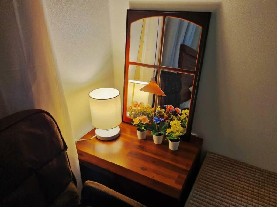 Apartamento Seoul, 3 Rooms, Gimpo Airport, Free Parking, 1 Pm Check-out, Super Close To The Station, 10 People, Warm Accommodation, 4 Beds, Hongdae, Jongno, Myeongdong Seul
