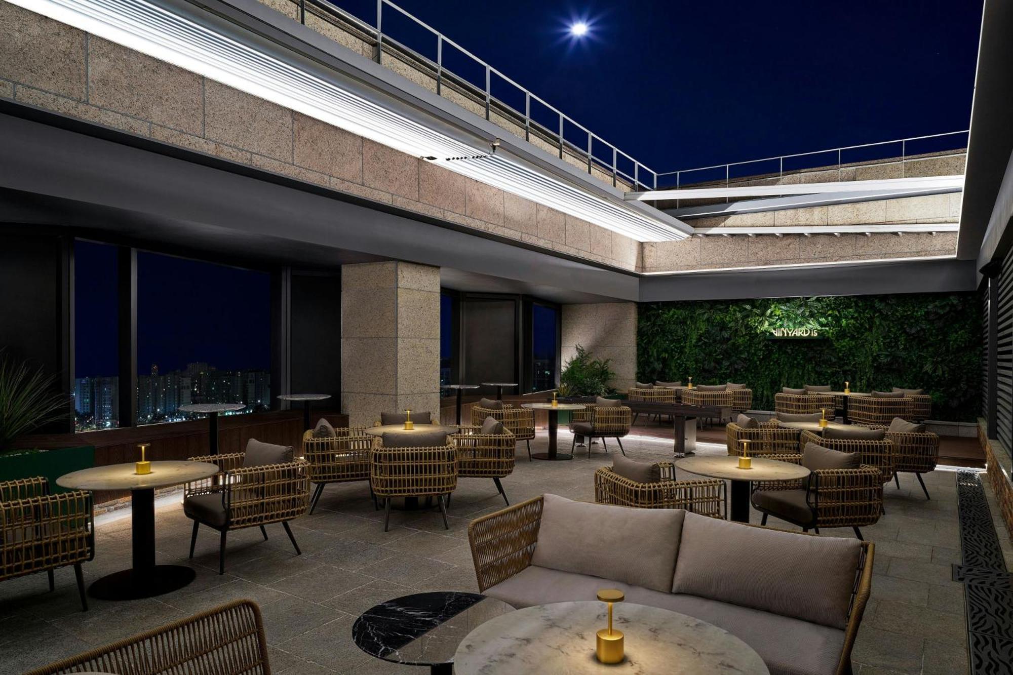 Hotel Courtyard By Marriott Botanic Park Seoul