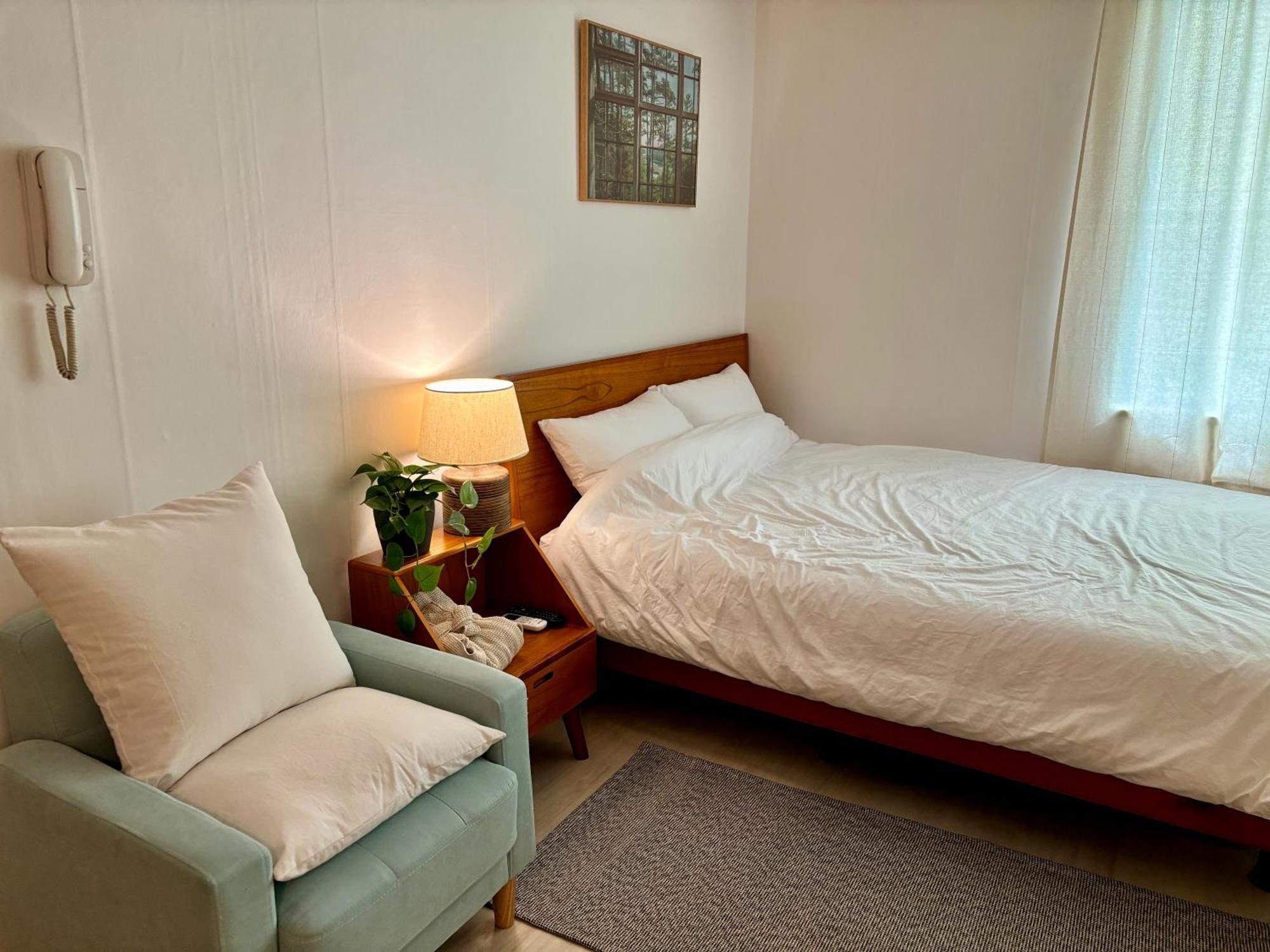 Easy Access To Metro Aparthotel Seoul