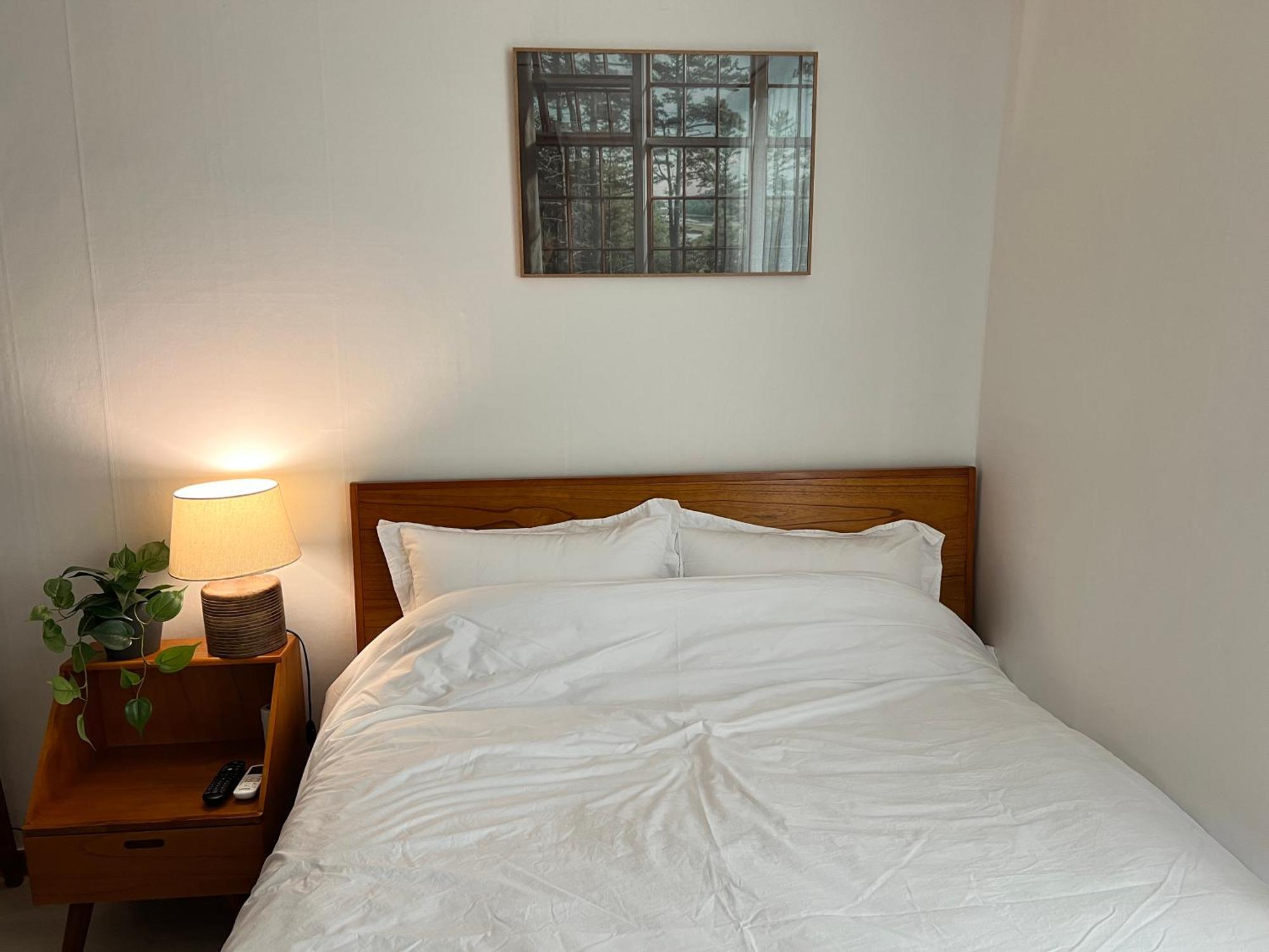 Easy Access To Metro Aparthotel