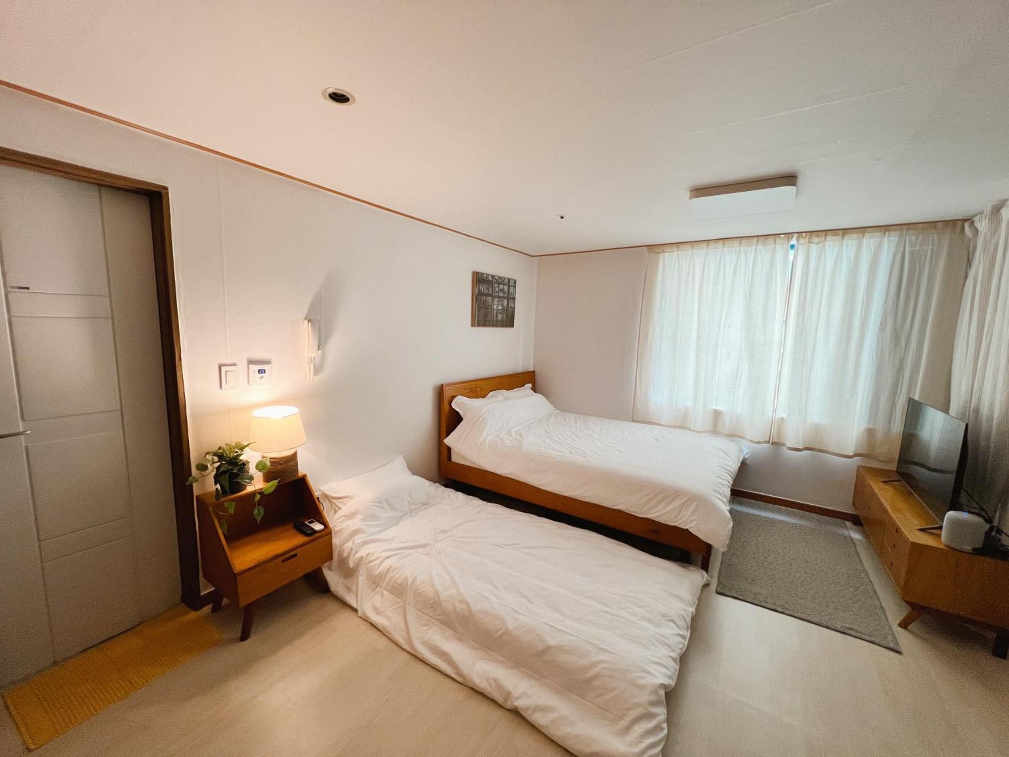 Easy Access To Metro Aparthotel Seoul