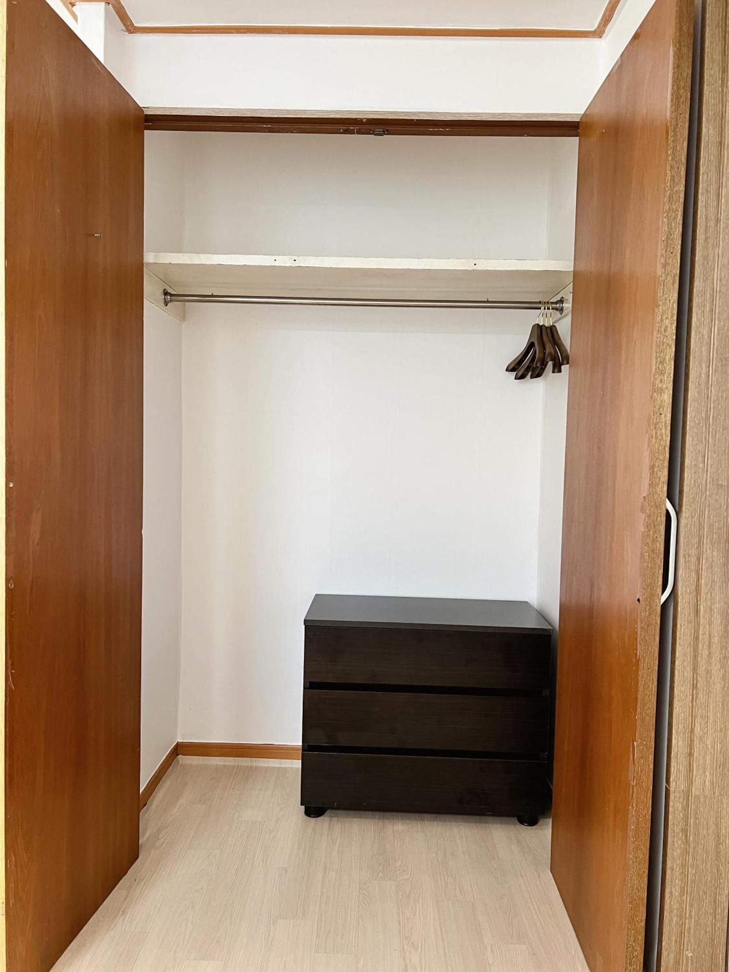 Easy Access To Metro Aparthotel *