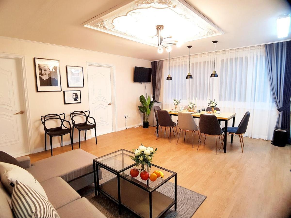 Young House Apartment *