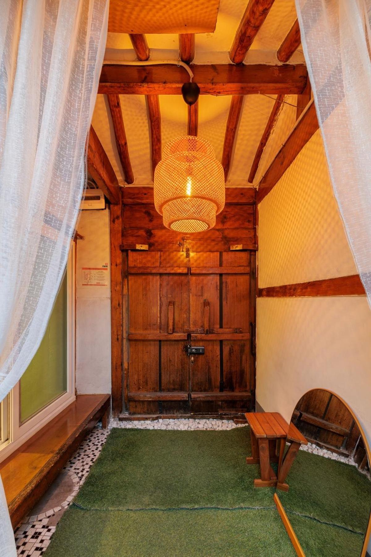 Hanok Private House With Frond Yard Seoul