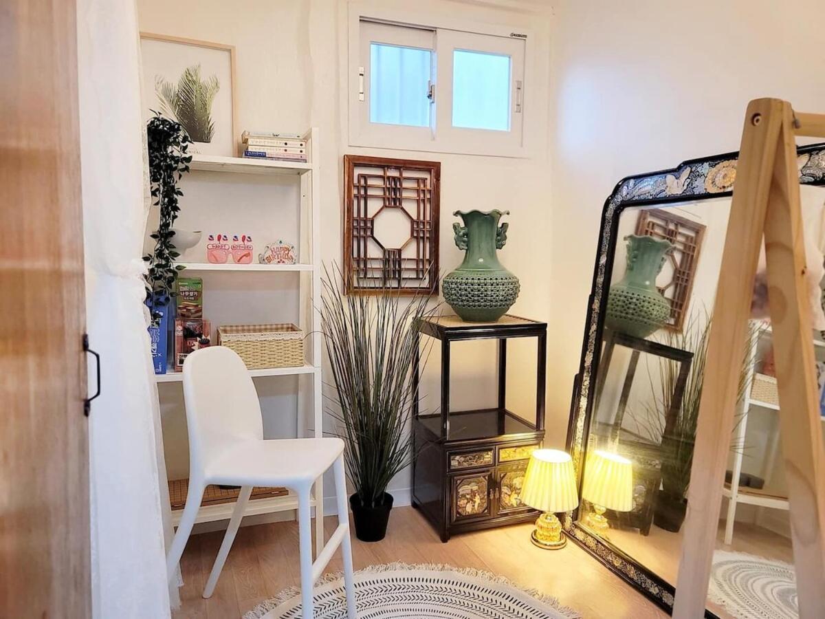 Hanok Private House With Frond Yard Apartment Seoul