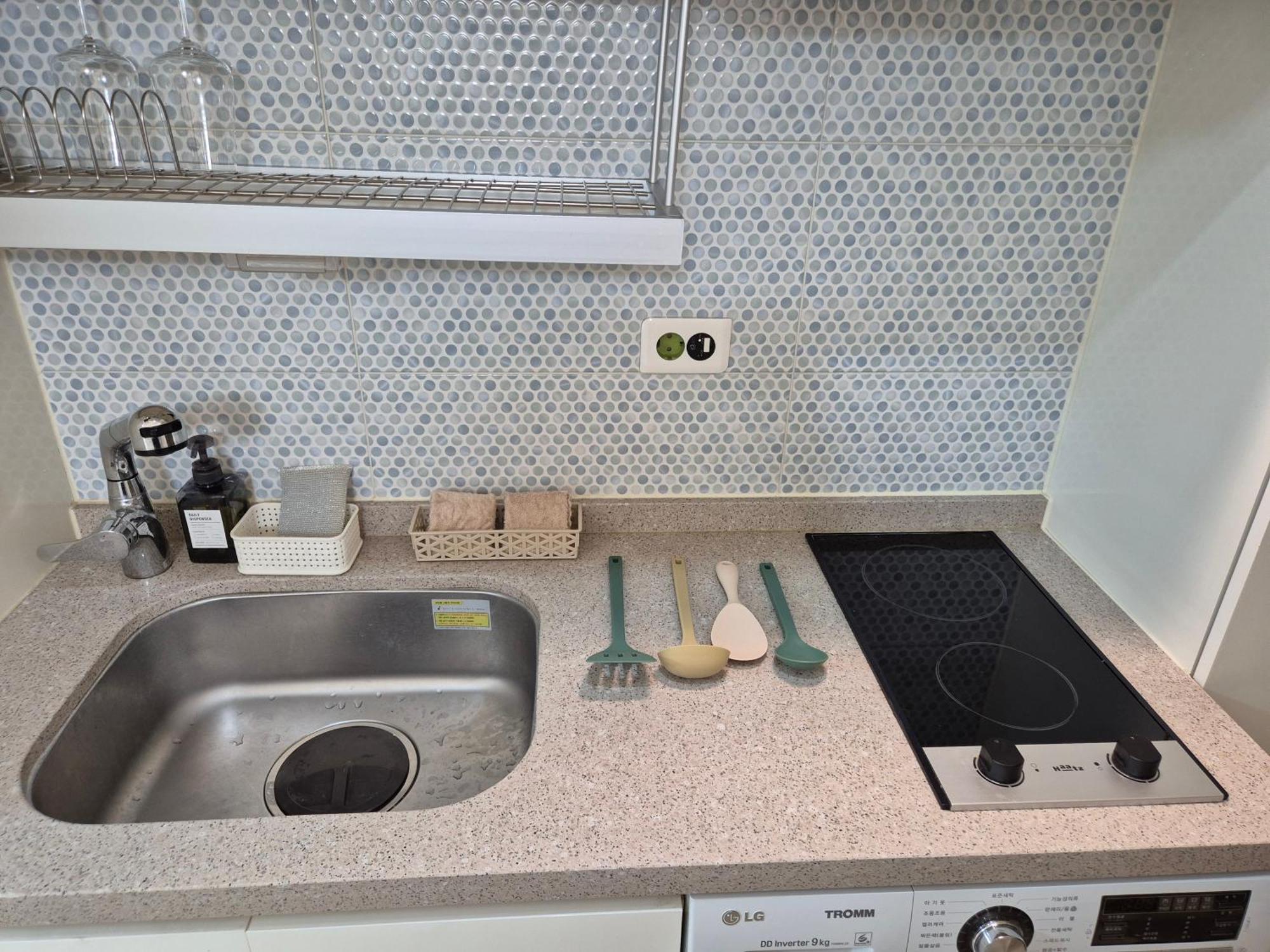 Hongdae Dmc Sangam Office District 1 Min Bus Stop Cozy House Apartment *