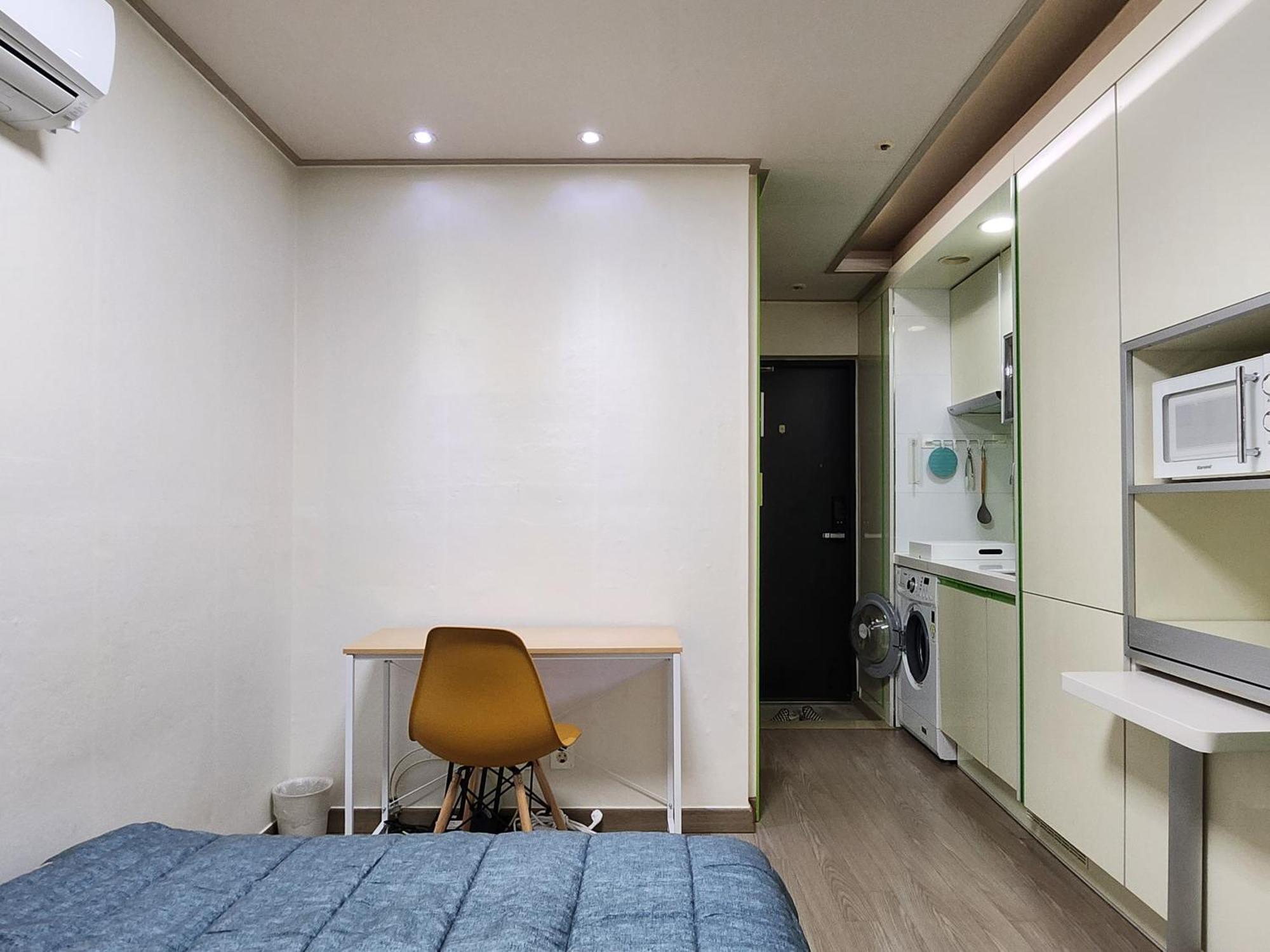 Cozy Near Gasan Digital Complex Station Apartment Seoul