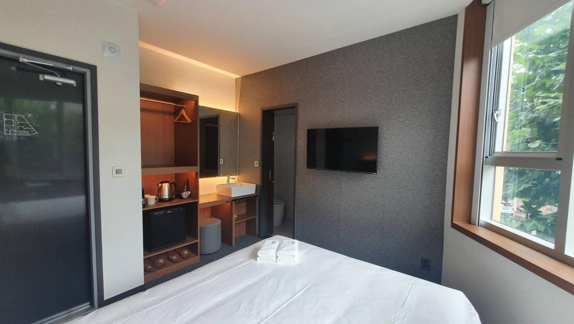 Pillowsopher Hongdae Hotel