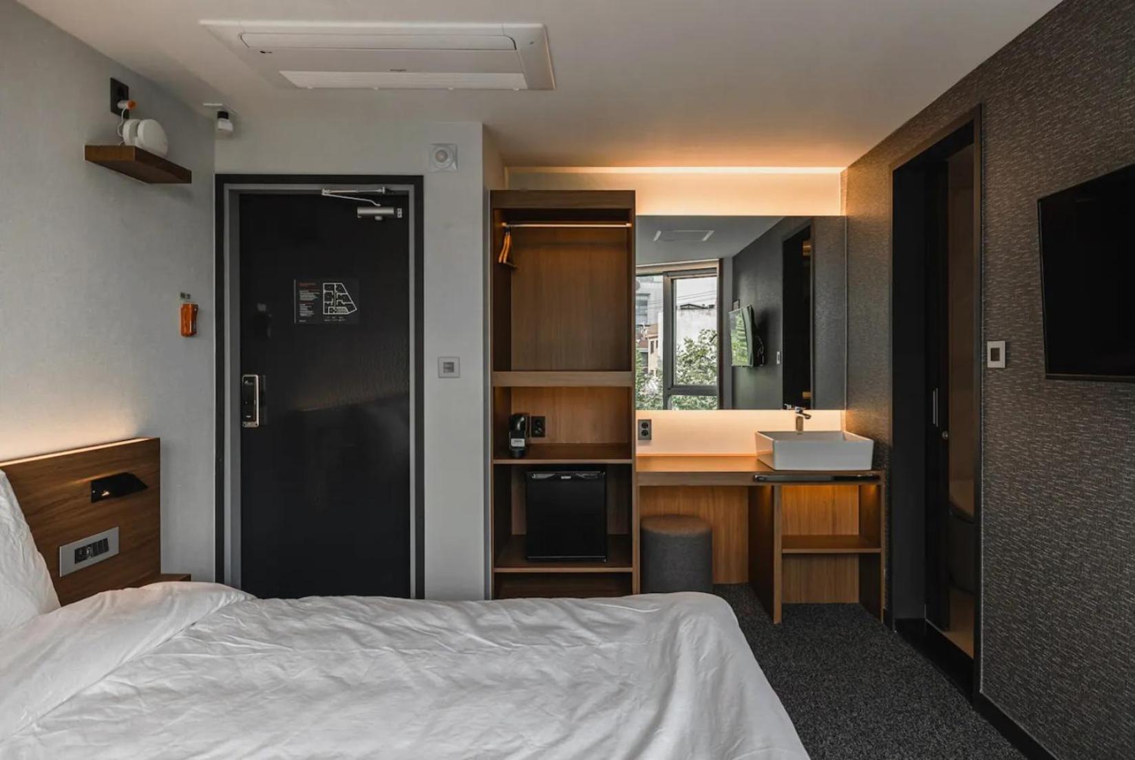 Hotel Pillowsopher Hongdae *