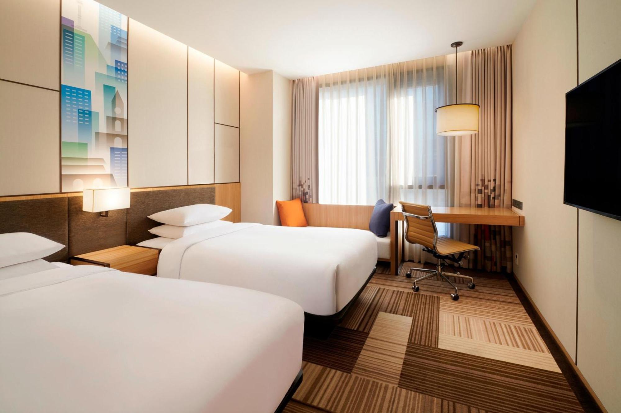 Hotel Aloft Myeongdong 4*
