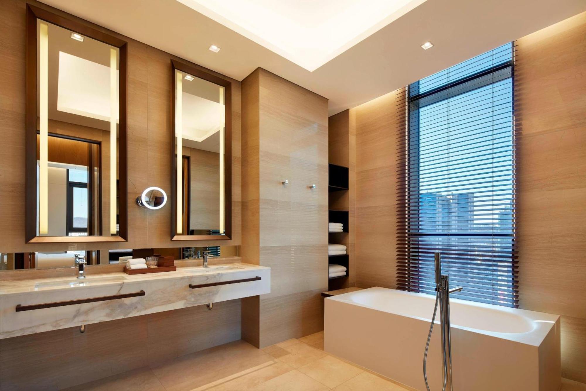 Aloft Myeongdong Hotel