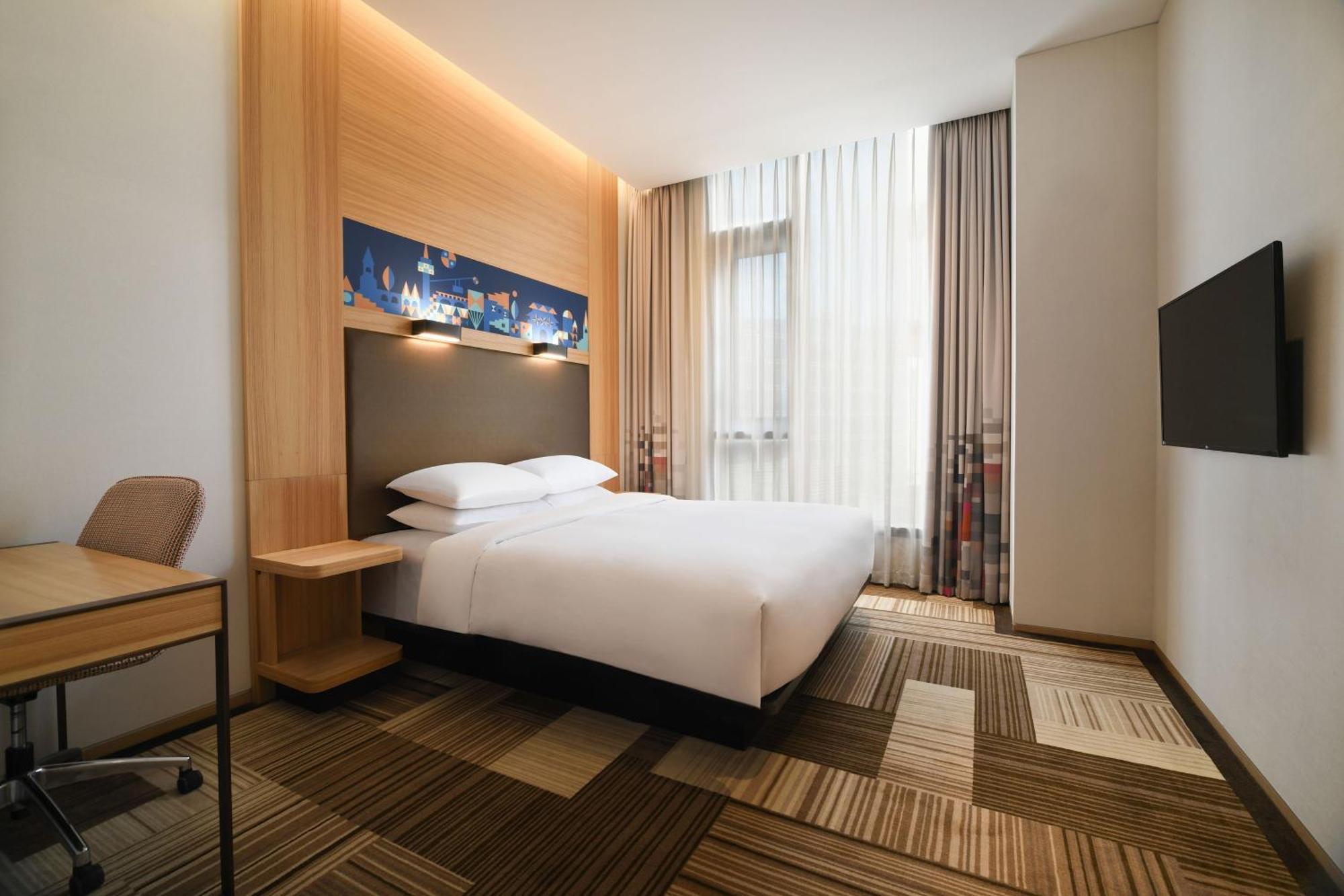 Hotel Aloft Myeongdong 4*