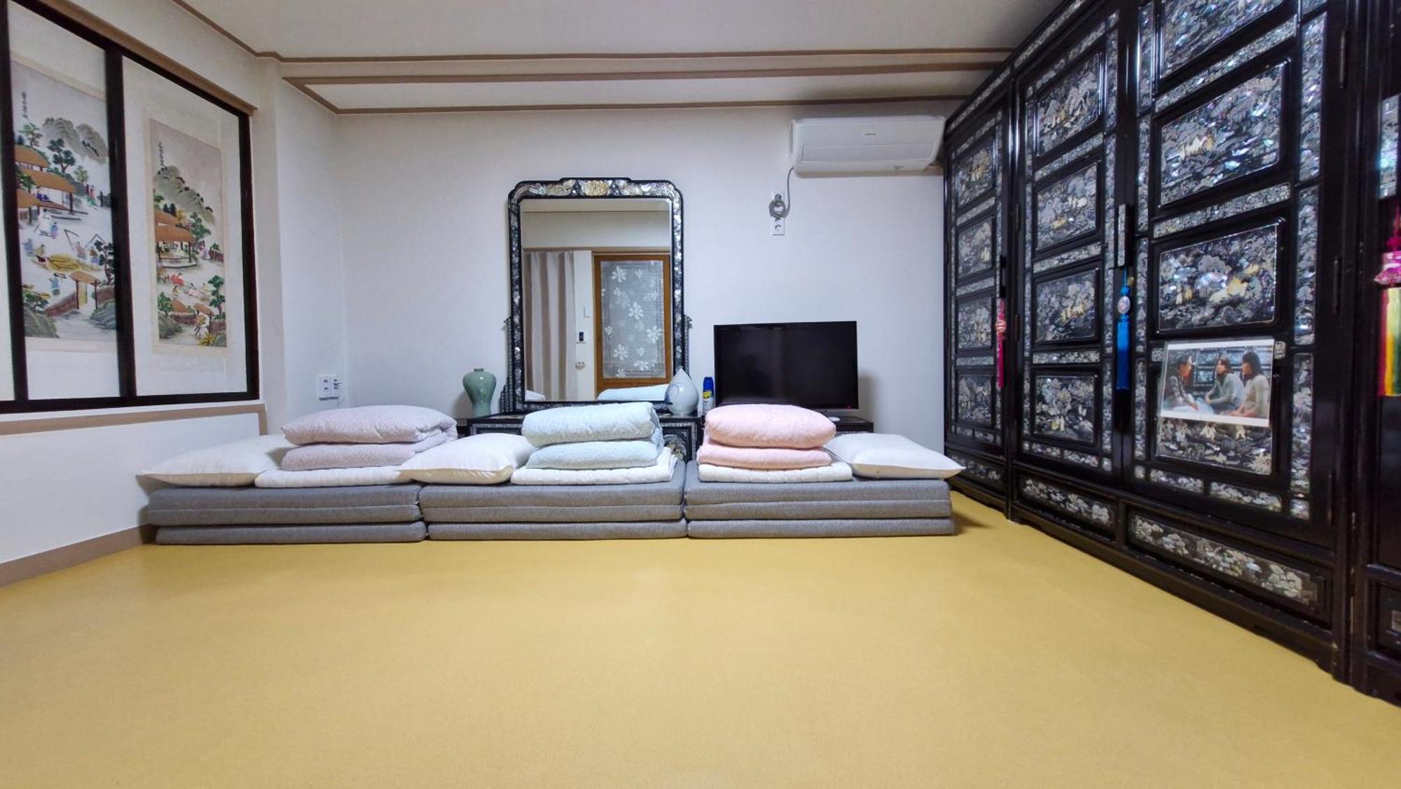 Leedo Hanok *