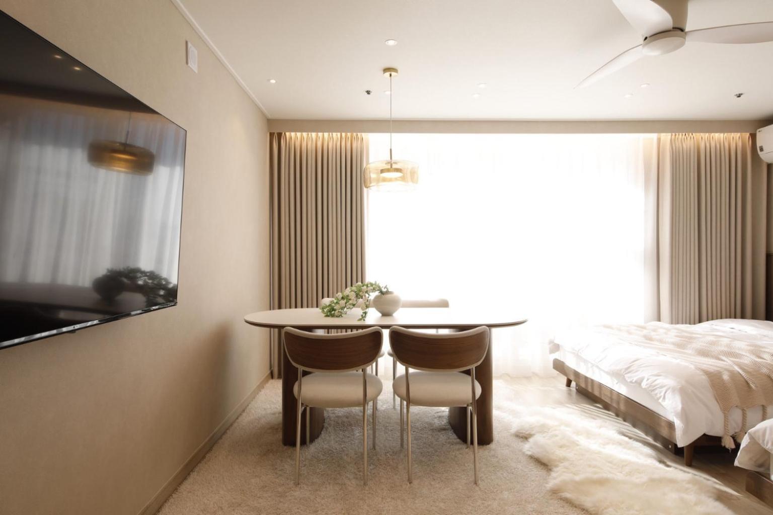 Hongdae St10, Wide,bright & Stylish House Aparthotel Seoul