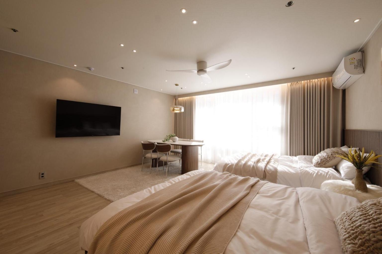 Aparthotel Hongdae St10, Wide,bright & Stylish House *