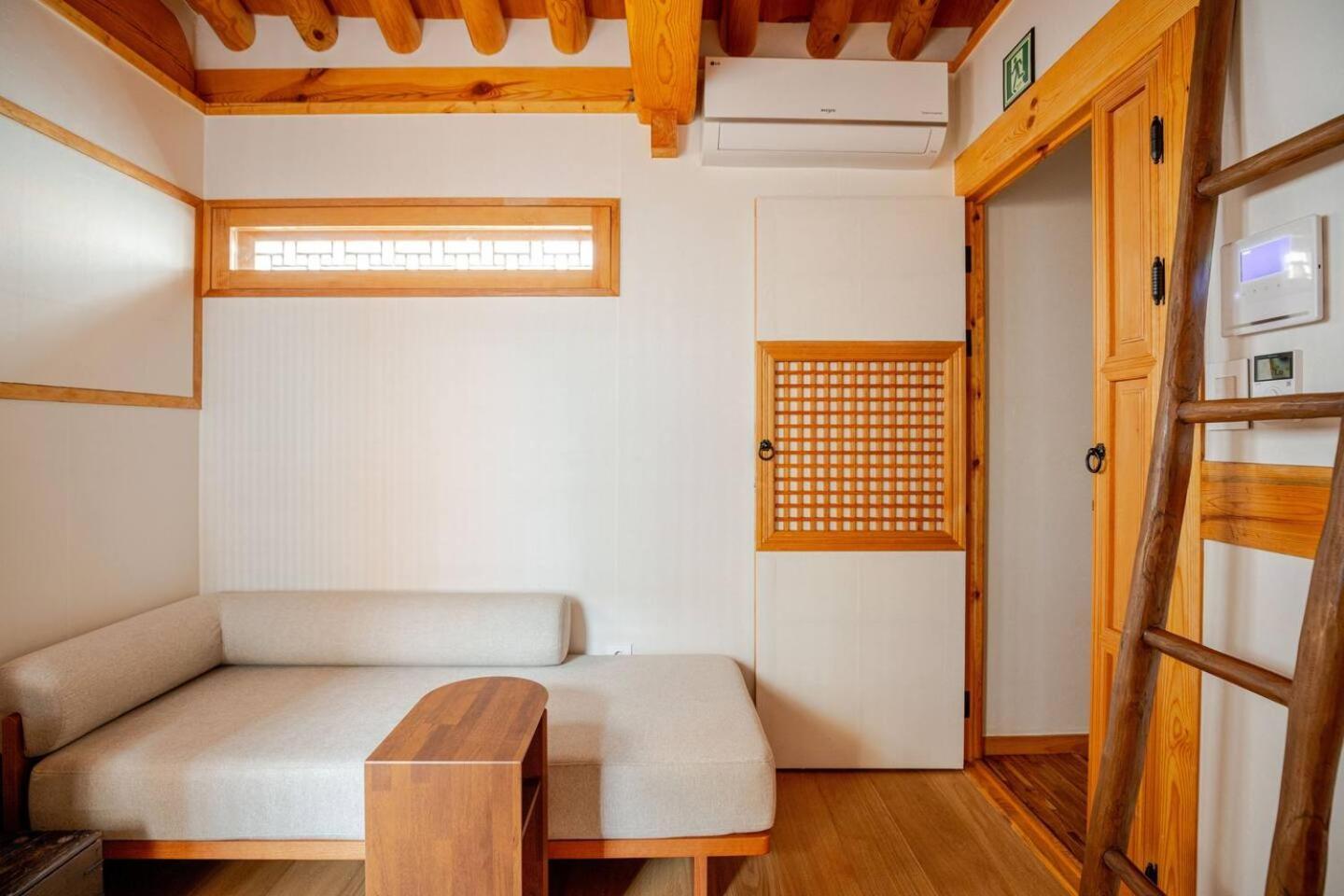 Numaru Two Exclusive Entire Hanoks In Seochon Seoul