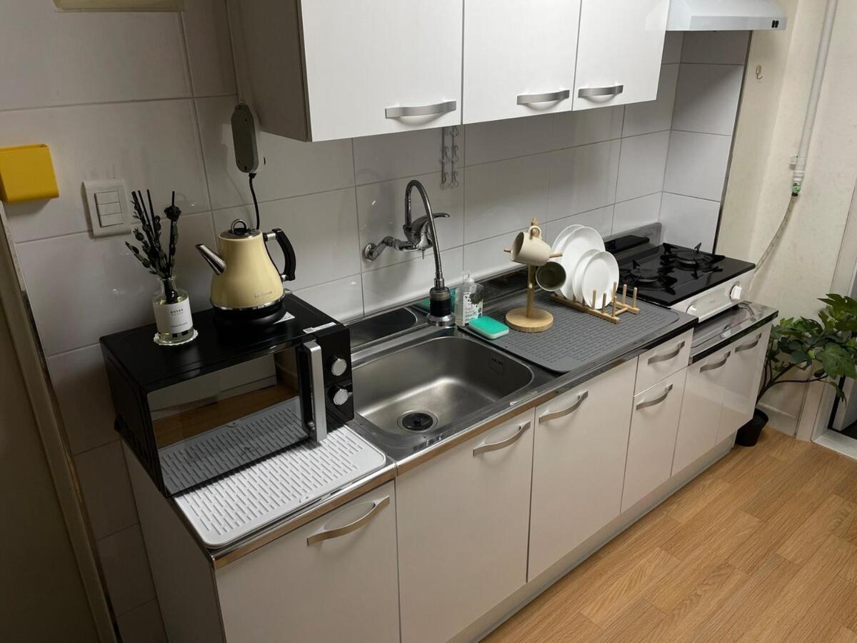 Cheongdam Cozy House Apartment