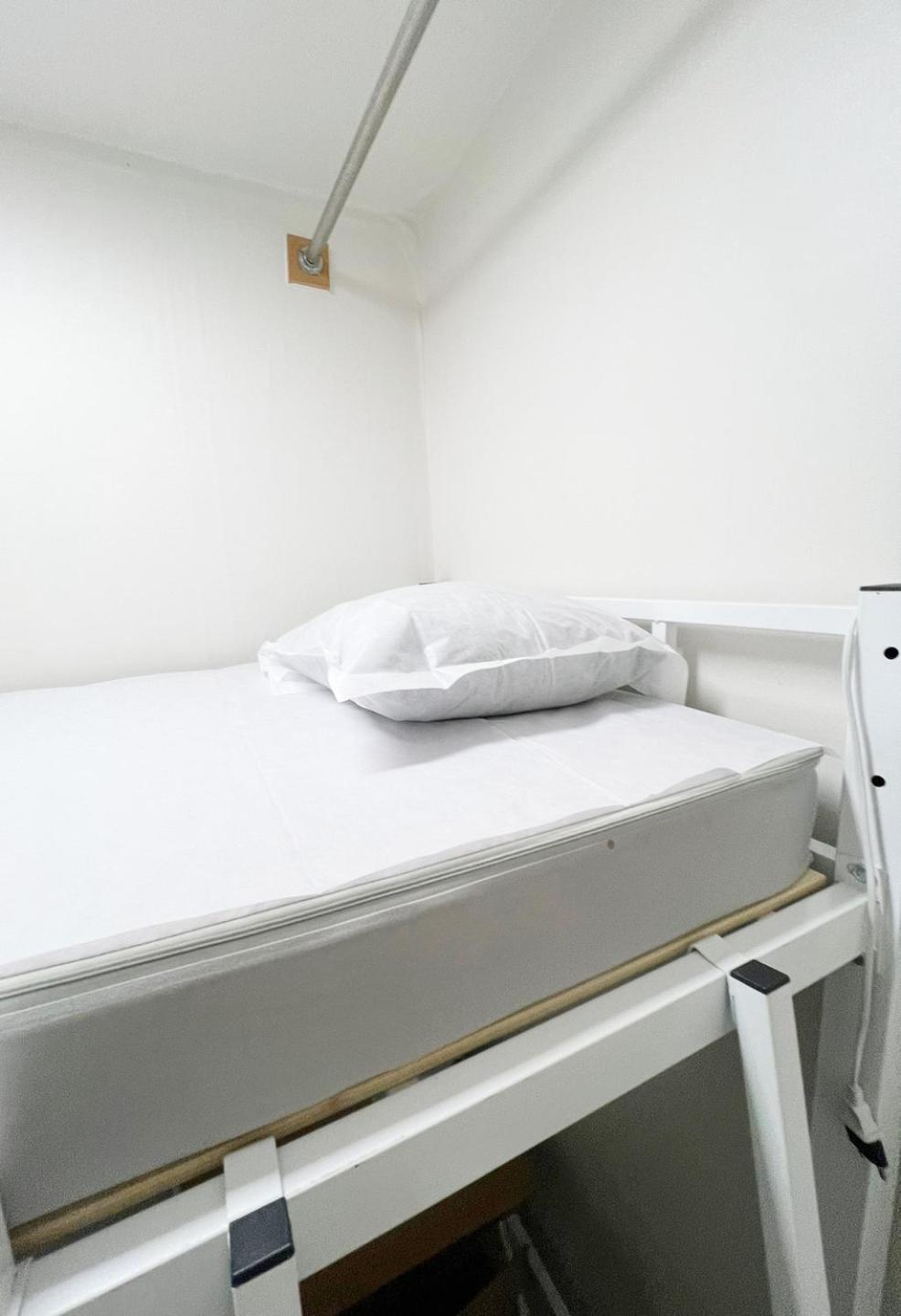 Hotel kapsul Sunshinhongdeuni-men Only *