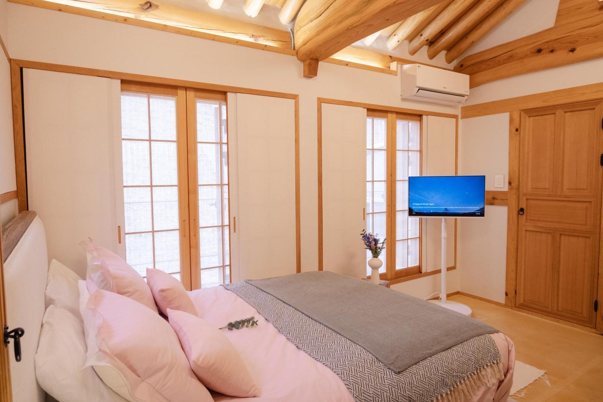 Numaru Two Exclusive Entire Hanoks In Seochon Pousada *