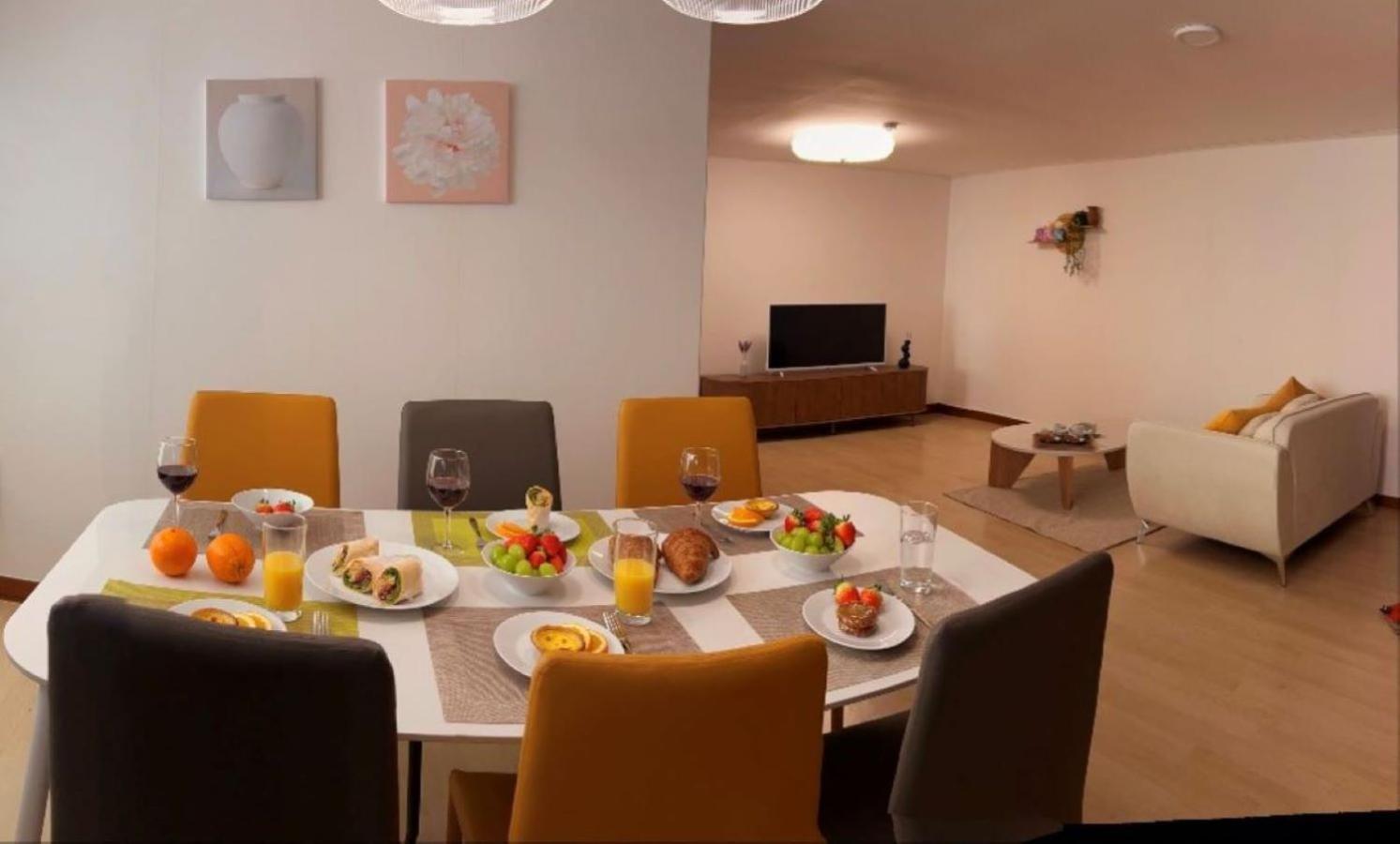 Yoon In #convenient Transportation #hotelbedroom #wide3 8 People #familygroup # Free Parking Apartment