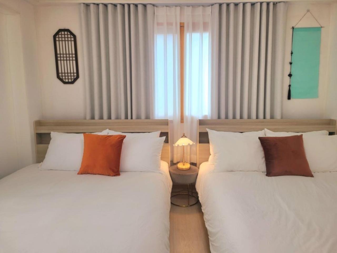 Yoon In #convenient Transportation #hotelbedroom #wide3 8 People #familygroup # Free Parking Apartment Seoul