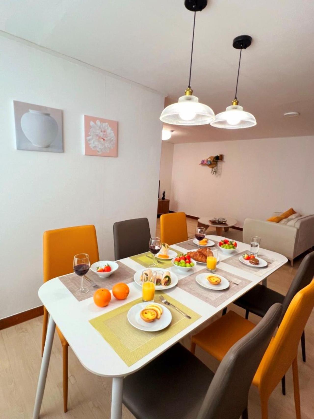 Yoon In #convenient Transportation #hotelbedroom #wide3 8 People #familygroup # Free Parking *