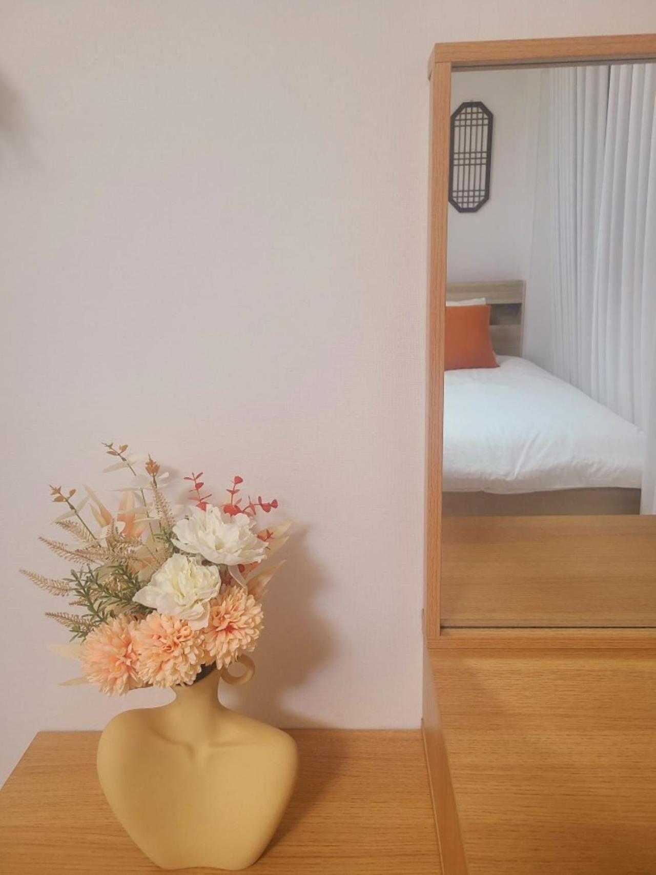 Yoon In #convenient Transportation #hotelbedroom #wide3 8 People #familygroup # Free Parking Seoul