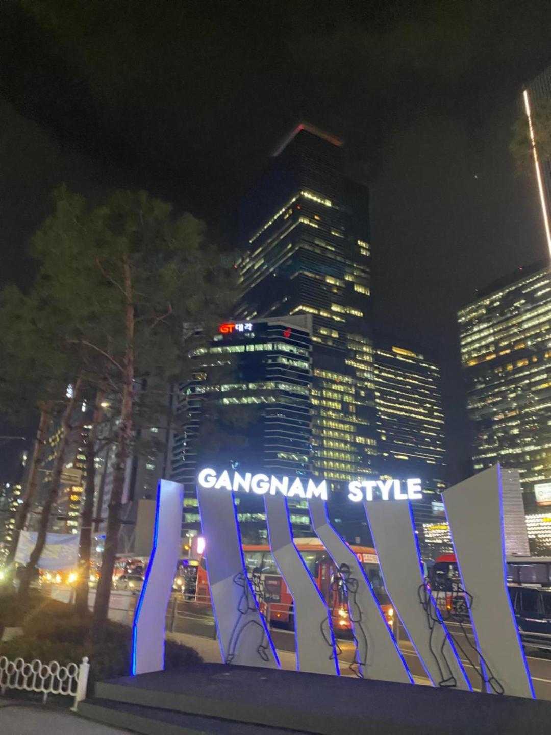 Cozy Officetel Near Gangnam Station *