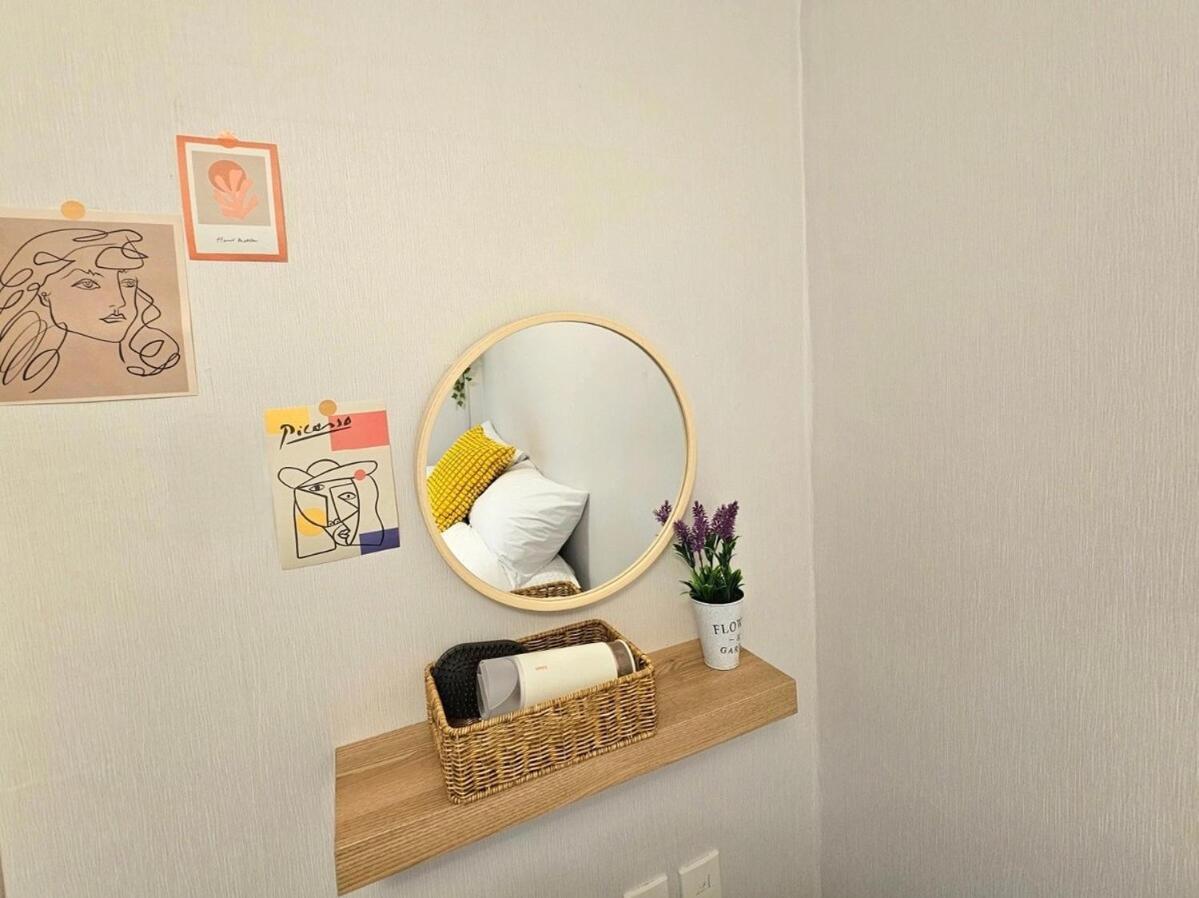 Apartment Hongdae 5 Minutes, Sangsu Station 2 Minutes, Maximum 6 People, 3 Queen Beds, Free Luggage Storage Seoul